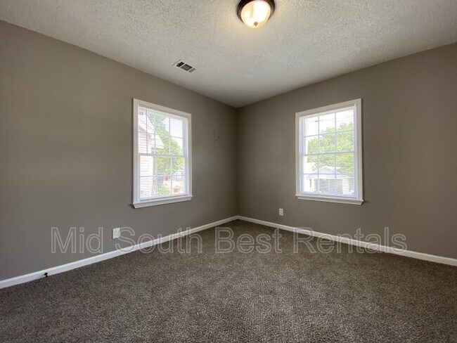 Foto del edificio - 705 Burton St