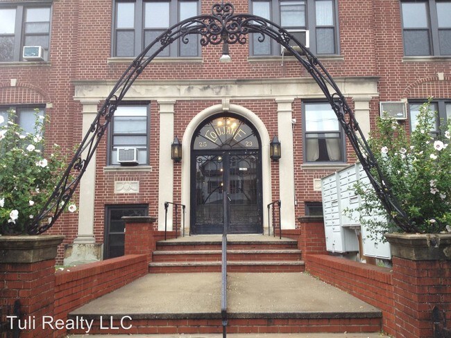 Building Photo - 23 W 33rd St