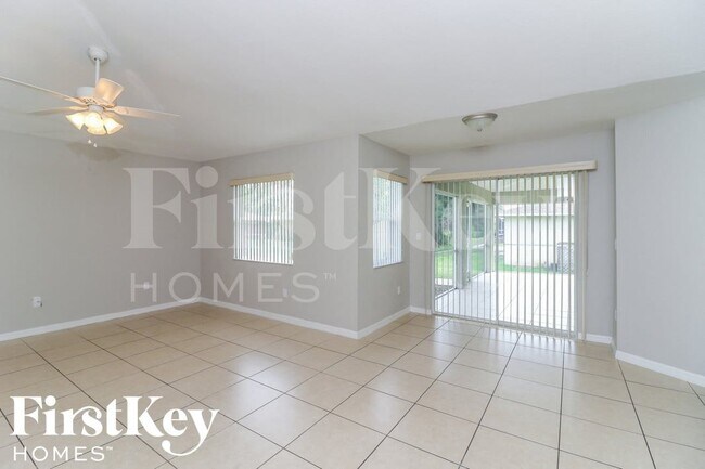 Foto del edificio - 9041 Irving Rd