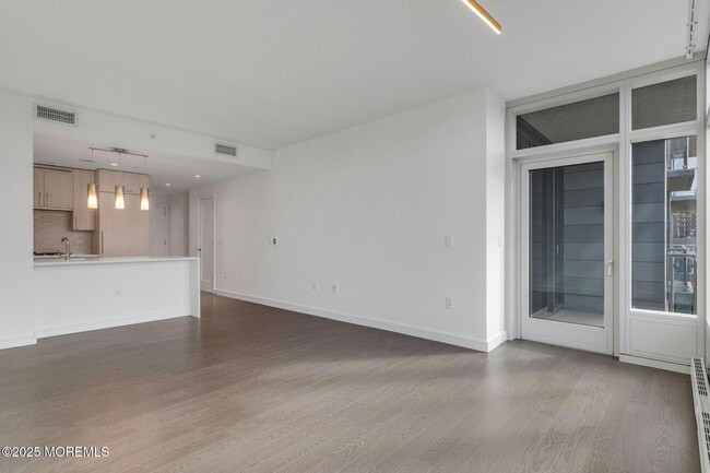 Building Photo - 15 Morris Ave