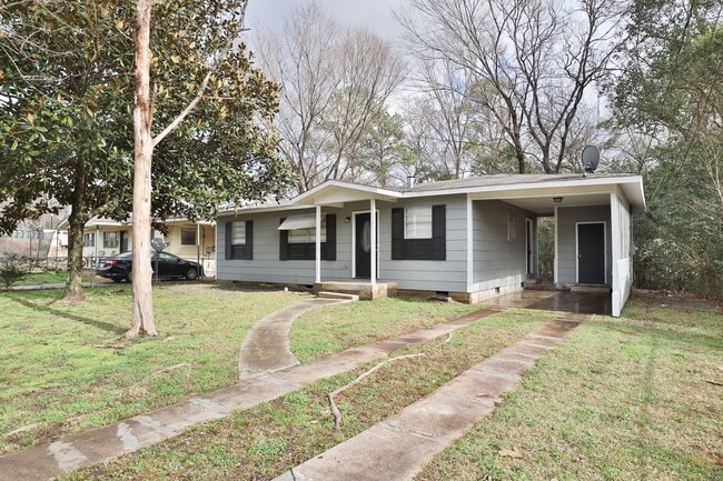 Building Photo - Beautiful Cottage Rental Home