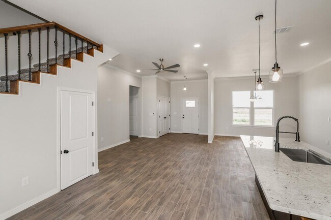 Foto del edificio - 17900 Lone Ranch Rd