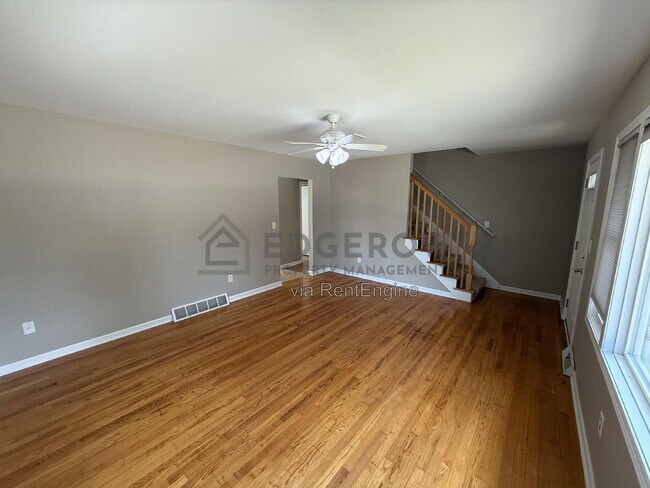 Foto del edificio - 1240 Emerald Ave NE