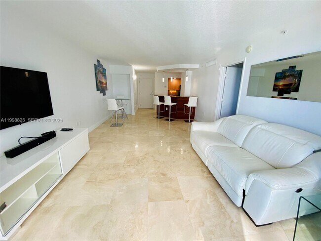 Foto del edificio - 6917 Collins Ave