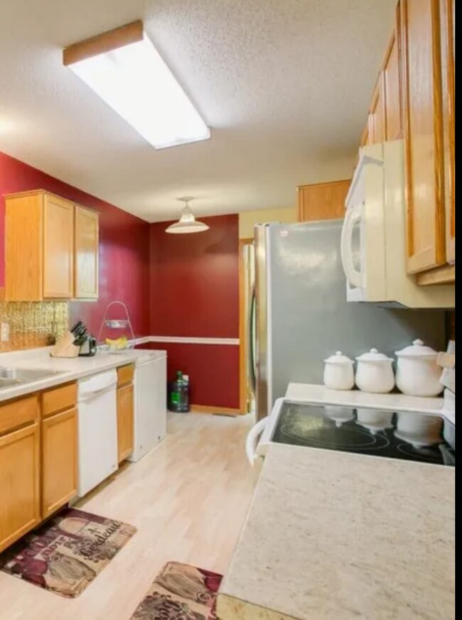 Foto del edificio - 14210 Xenon St NW