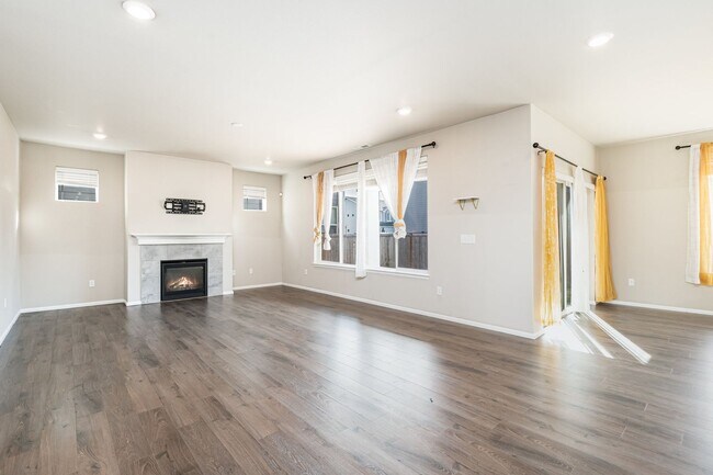Building Photo - Spacious 5 bed 3 bath home in Puyallup