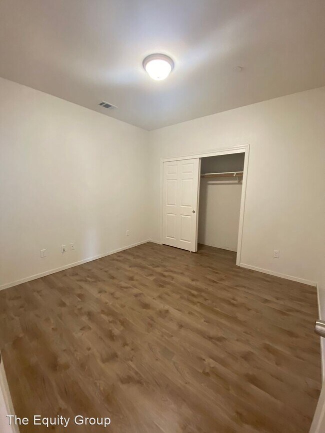 Foto del edificio - 4 br, 2 bath House - 7383 Ensminger Ave