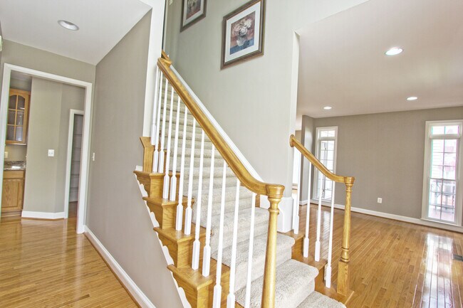 Building Photo - 4083 Walnut Cove Cir