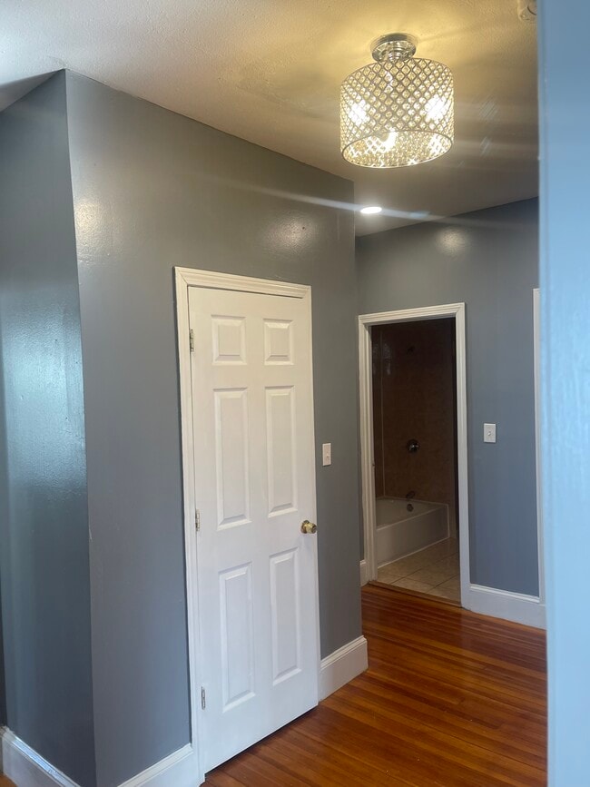 Main Hall Way - 26 Wilmore St