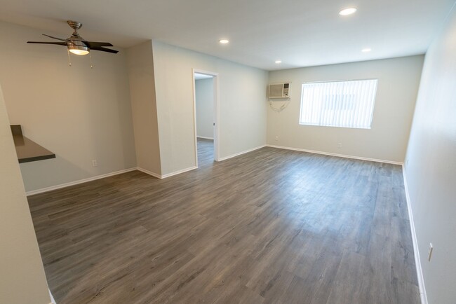 Interior Photo - 2039 North Las Palmas Ave