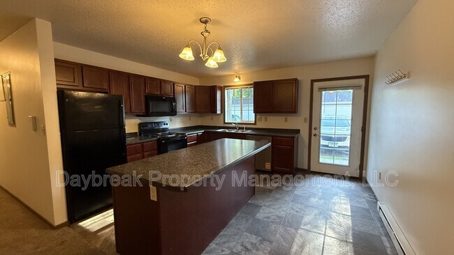 Foto del edificio - 317 16th St S