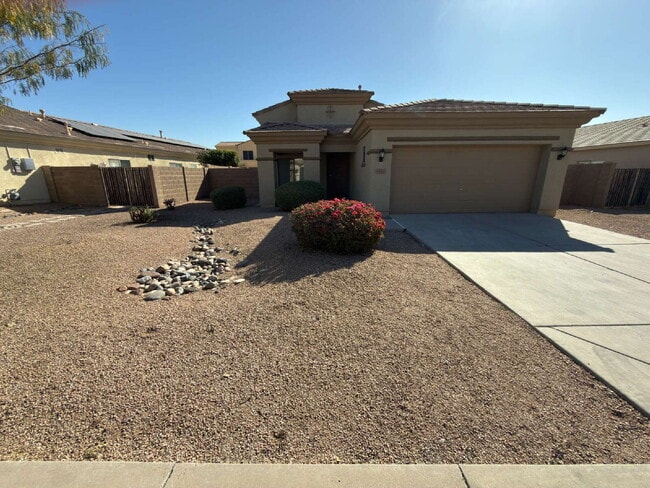Foto del edificio - "Charming 3-Bedroom Oasis with 2 Baths and 1,711 Sq Ft of Comfort in Phoenix!"