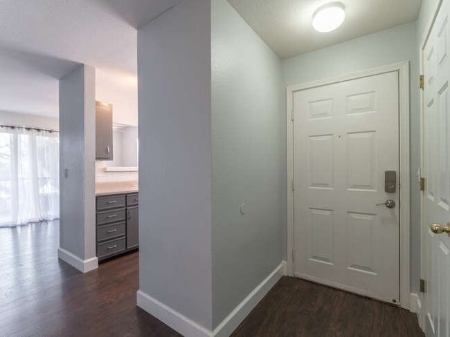 Foto del edificio - 20080 Larkspur Ln
