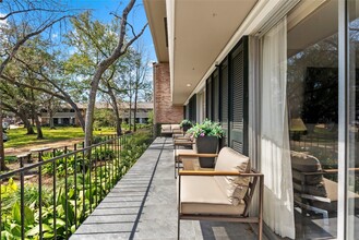 Building Photo - 604 S Ripple Creek Dr