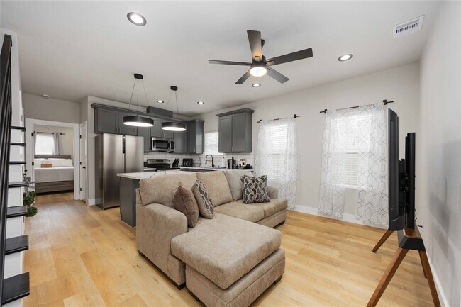 Foto del edificio - 2409 Dolly Wright St