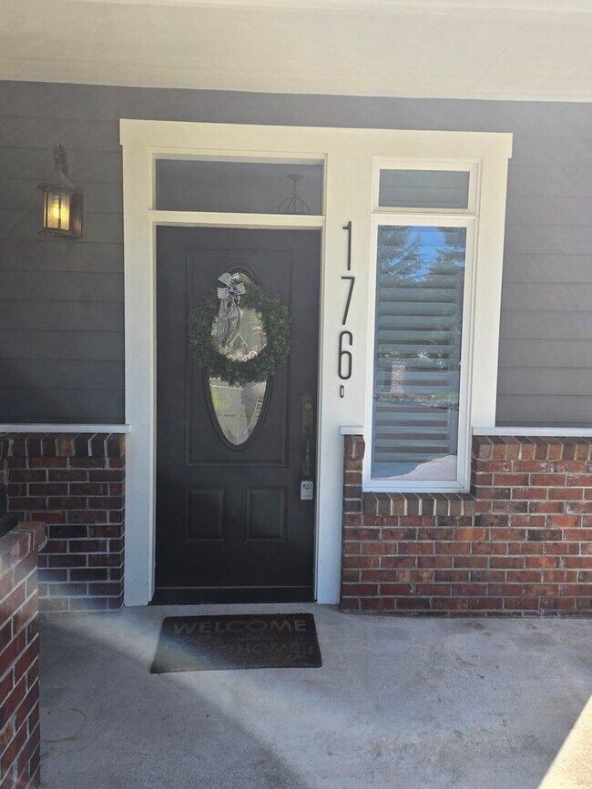 Building Photo - STATUS:AVAILABLE  |R17| $ 2995