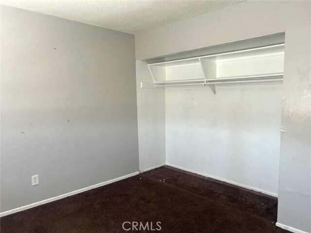 Foto del edificio - 687 W 17th St