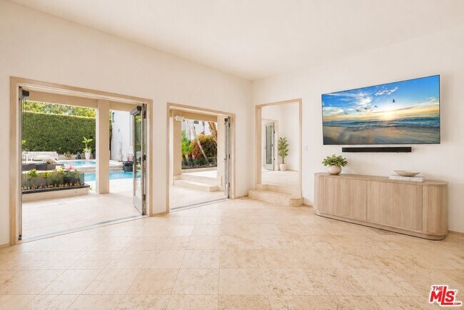 Foto del edificio - 607 N Hillcrest Rd