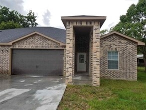 Building Photo - 8575 TX-105