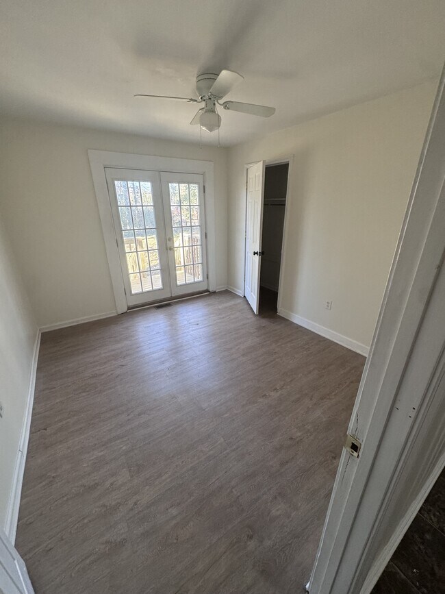 Foto del edificio - 215 Alabama Ave