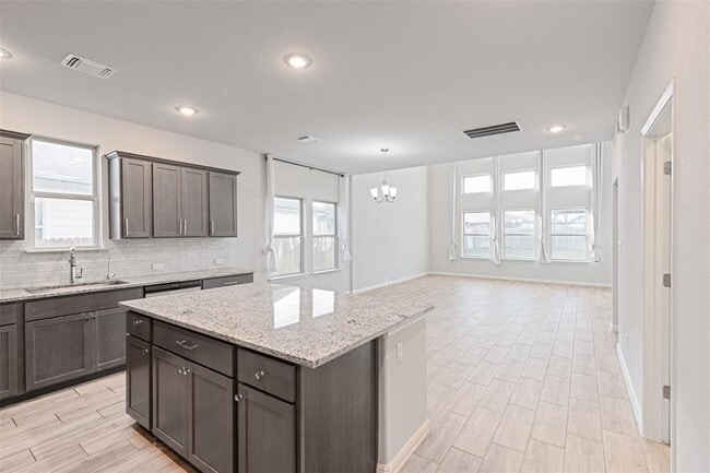 Foto del edificio - 204 Greenway Dr