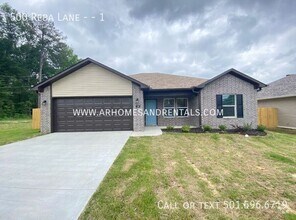 Building Photo - 500 Reba Ln