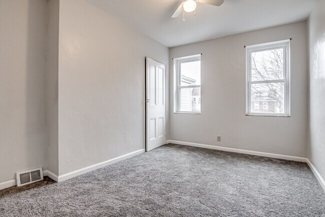 Foto del edificio - Beautiful 2 Bed - 2 Bathroom Home in Lawrenceville