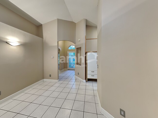 Foto del edificio - 7622 Hampshire Garden Pl