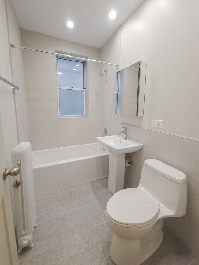 Foto del edificio - 1919 W Winona St