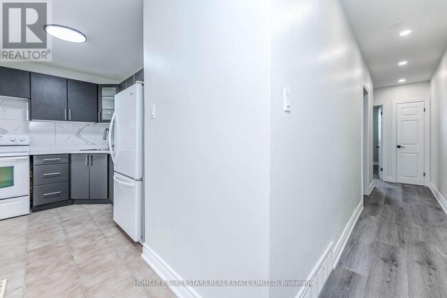 Building Photo - 1164 The Queensway