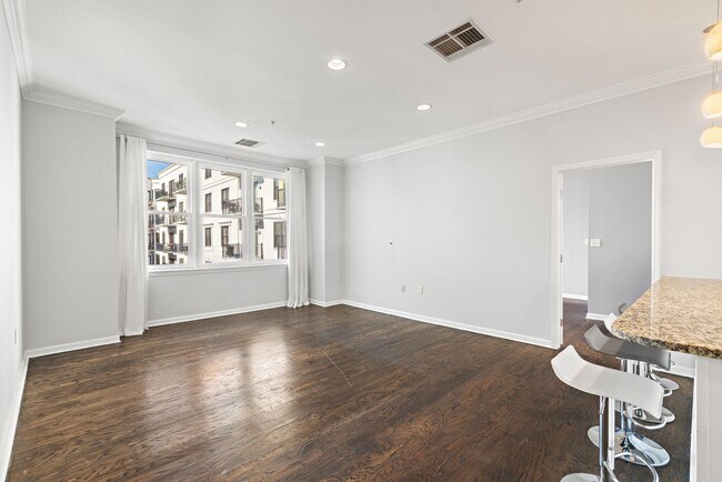 Building Photo - 1200 Grand St