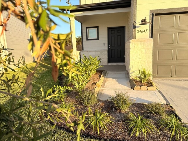 Foto del edificio - 24645 Cascade Haven Rd