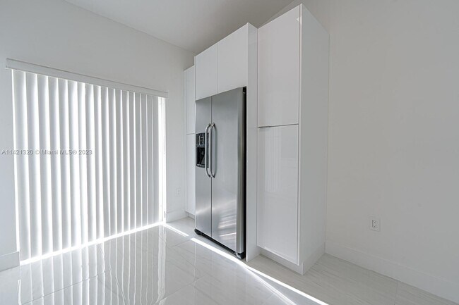 Foto del edificio - 6972 NW 179th St