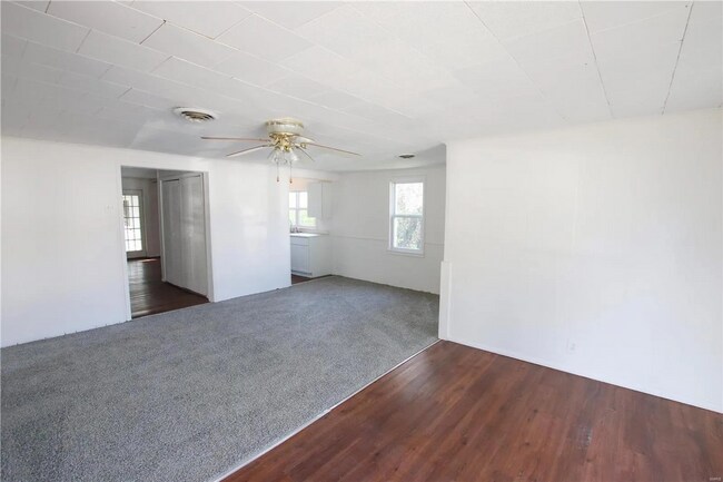 Building Photo - 2 Bed | 1 Bath | Remodel