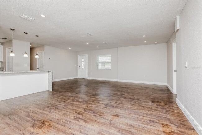 Building Photo - 5709 Ridgeway Dr