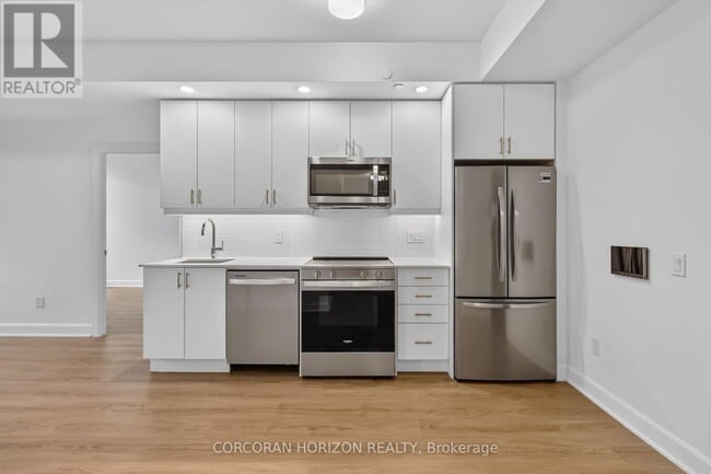 Building Photo - 3240 William Coltson Ave