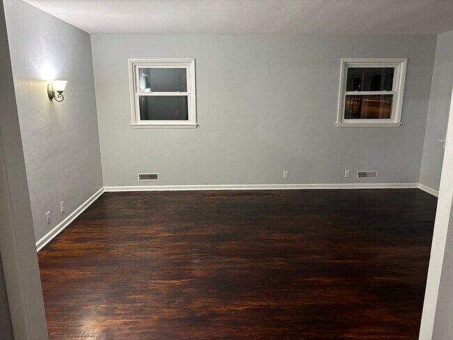 Foto del edificio - 2557 S 60th St