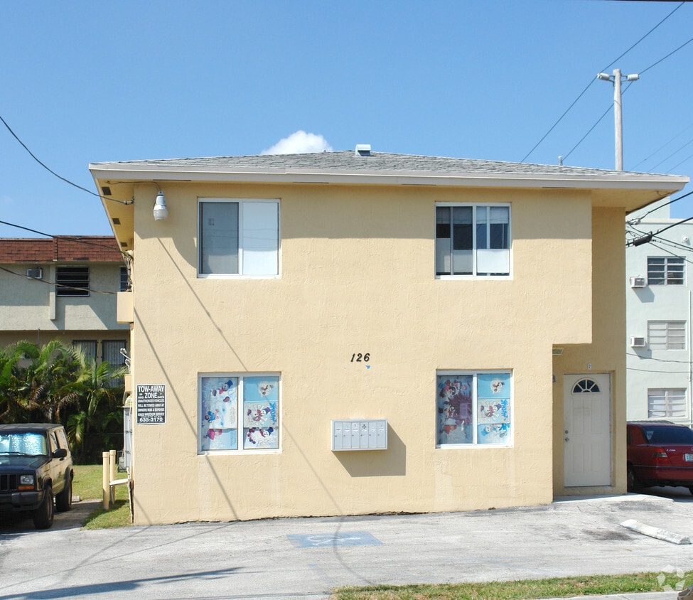 Primary Photo - 126 SW 21st Ave