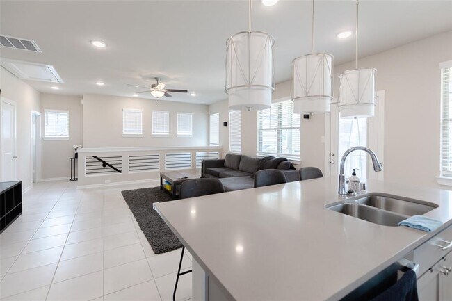 Building Photo - 23931 Oriole Vly Trl