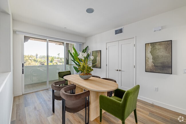 2BR, 2BA - 1,266SF - Dining Room - Avia La Jolla