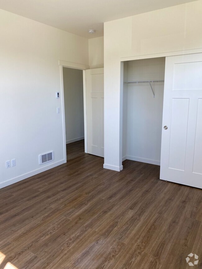 Building Photo - 3083 Catron St