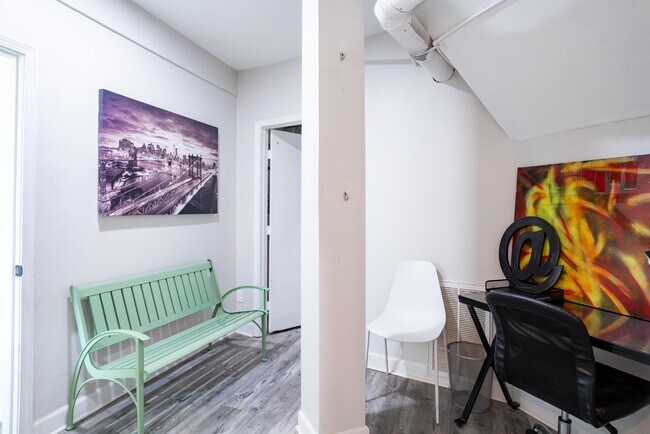 Foto del edificio - 789 Cameron Madison Alexander Blvd NW