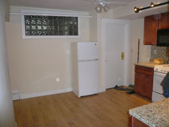 Building Photo - 1064 Beacon St