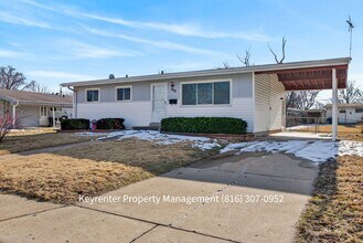 Building Photo - 490 Bardot Dr