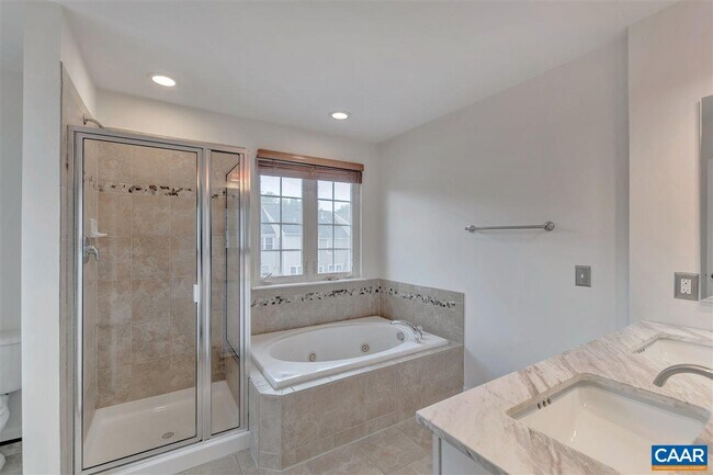 Foto del edificio - 908 Bing Ln