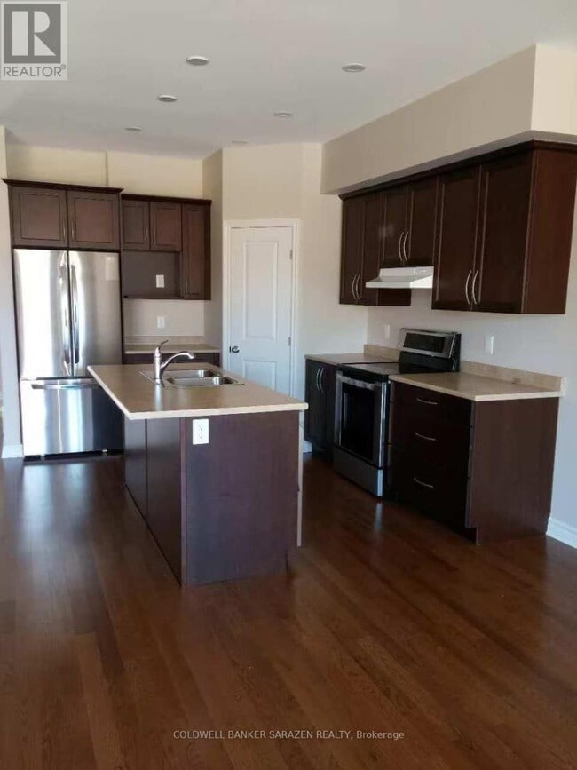 Building Photo - 47 Arkose St