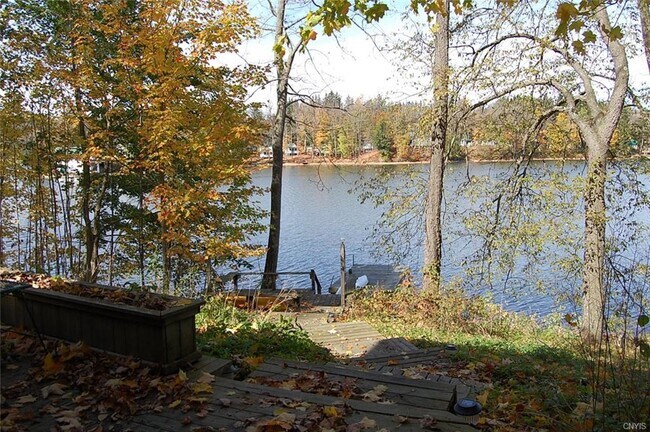 Foto del edificio - 4825 E Lake Rd