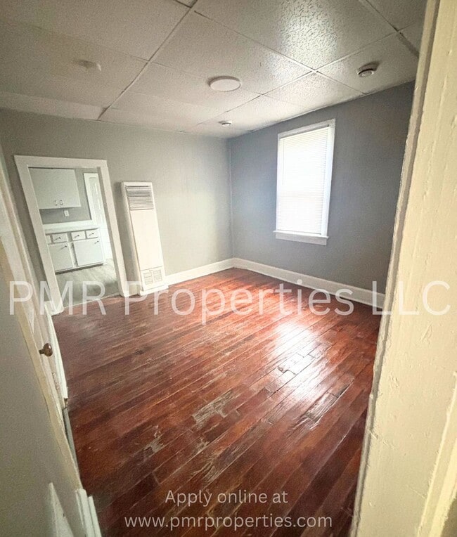 Building Photo - 516 S 16th St