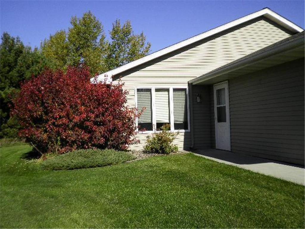 840 Highview Dr, New Richmond, WI 54017 Townhome Rentals in New