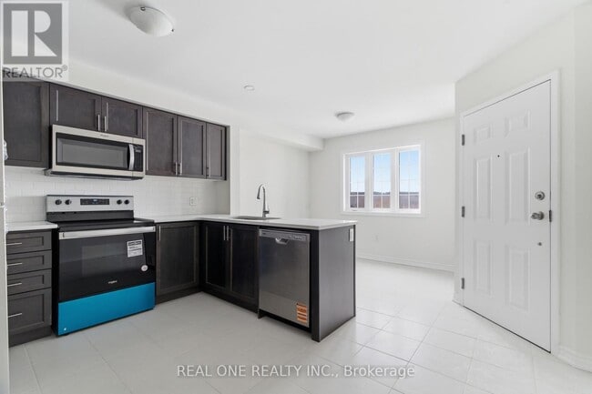 Building Photo - 85 Mullin Dr